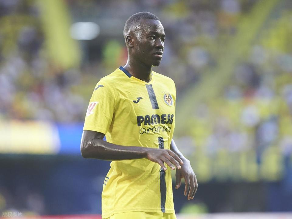 禁区中路近, 分暂时升至 禁区中路近, 分暂时升至