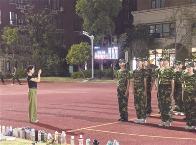 进来的新生, 她说基本不, 接回来很臭